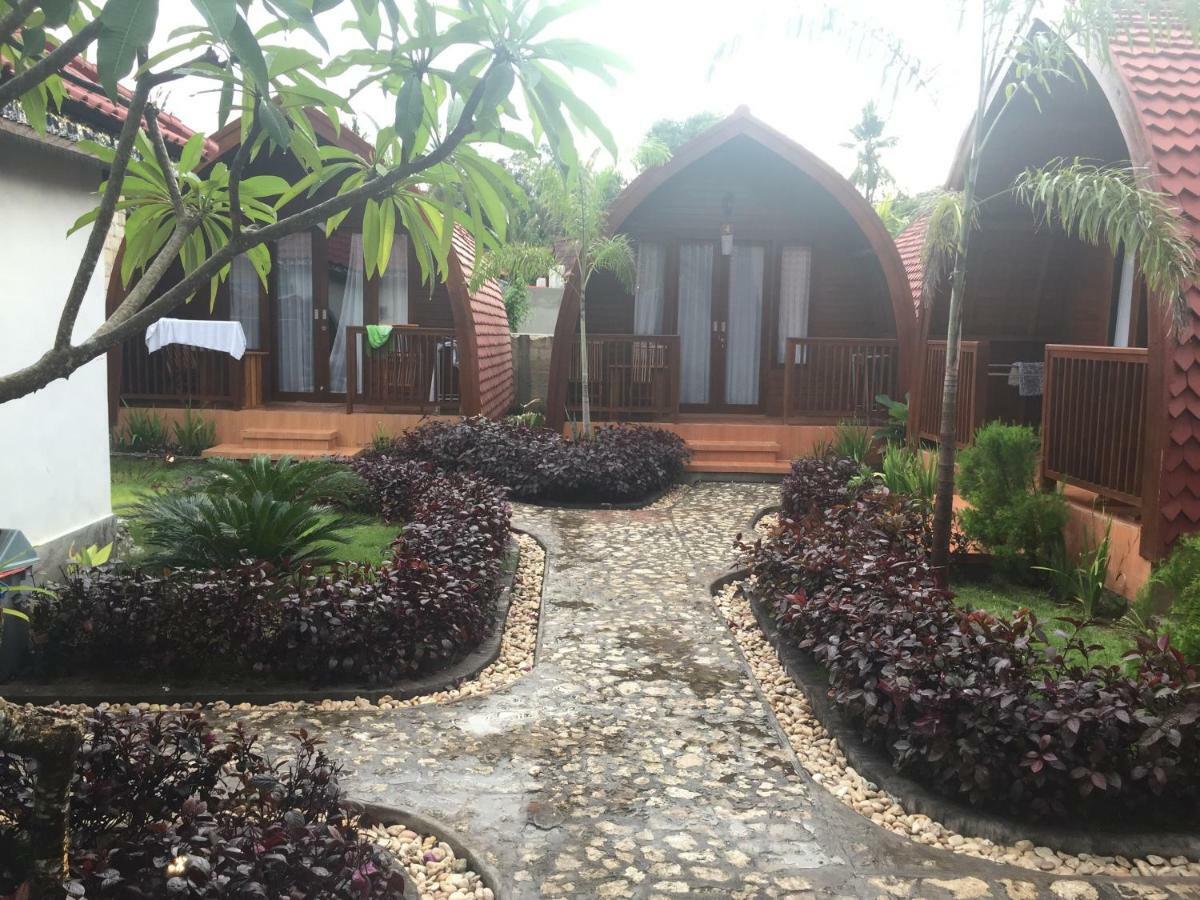 Lotus Bungalow Hotel Nusa Penida Exterior photo